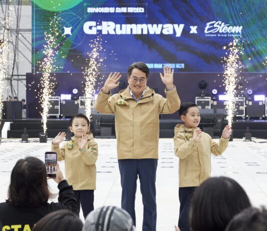 김동연, ‘제8회 도민의 날 기념, 함께 그린 페스티벌’ 열고 도민과 소통